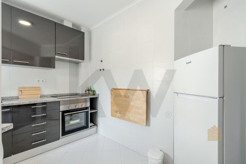 Property photo 2 of 25