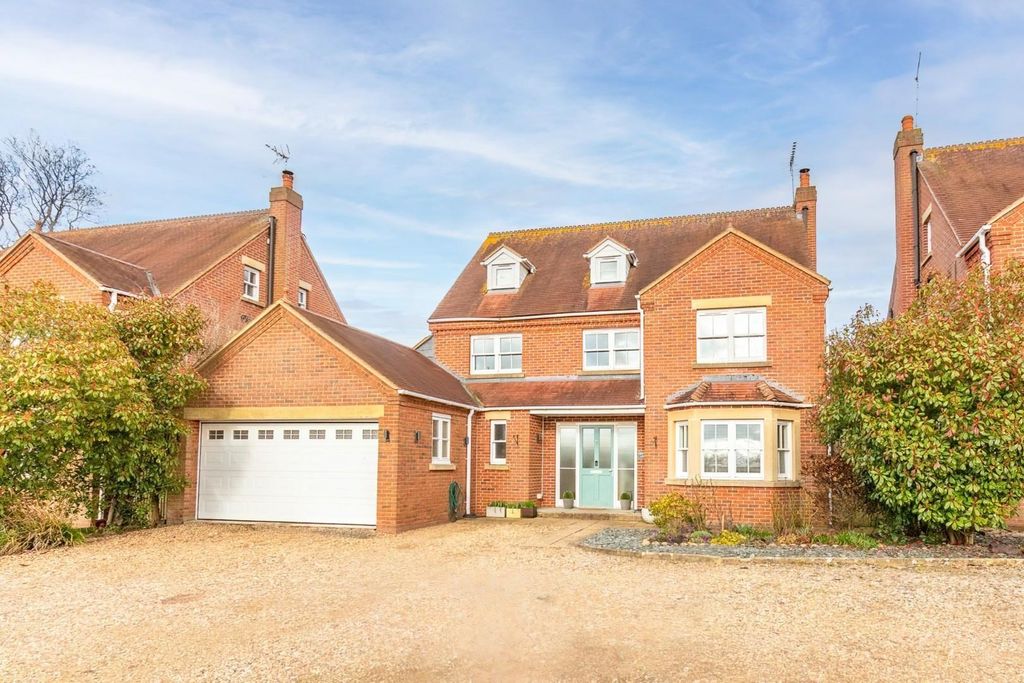 Property photo 1 of 24
