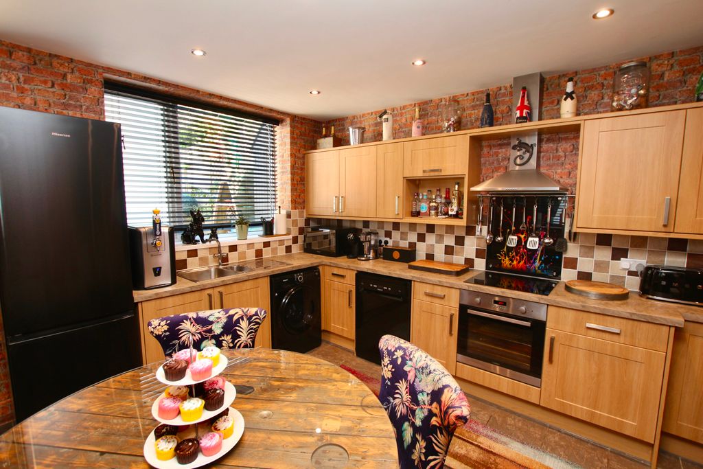 Additional image 6 of 4 bed semi-detached house for saleYarborough Road, Lincoln LN1