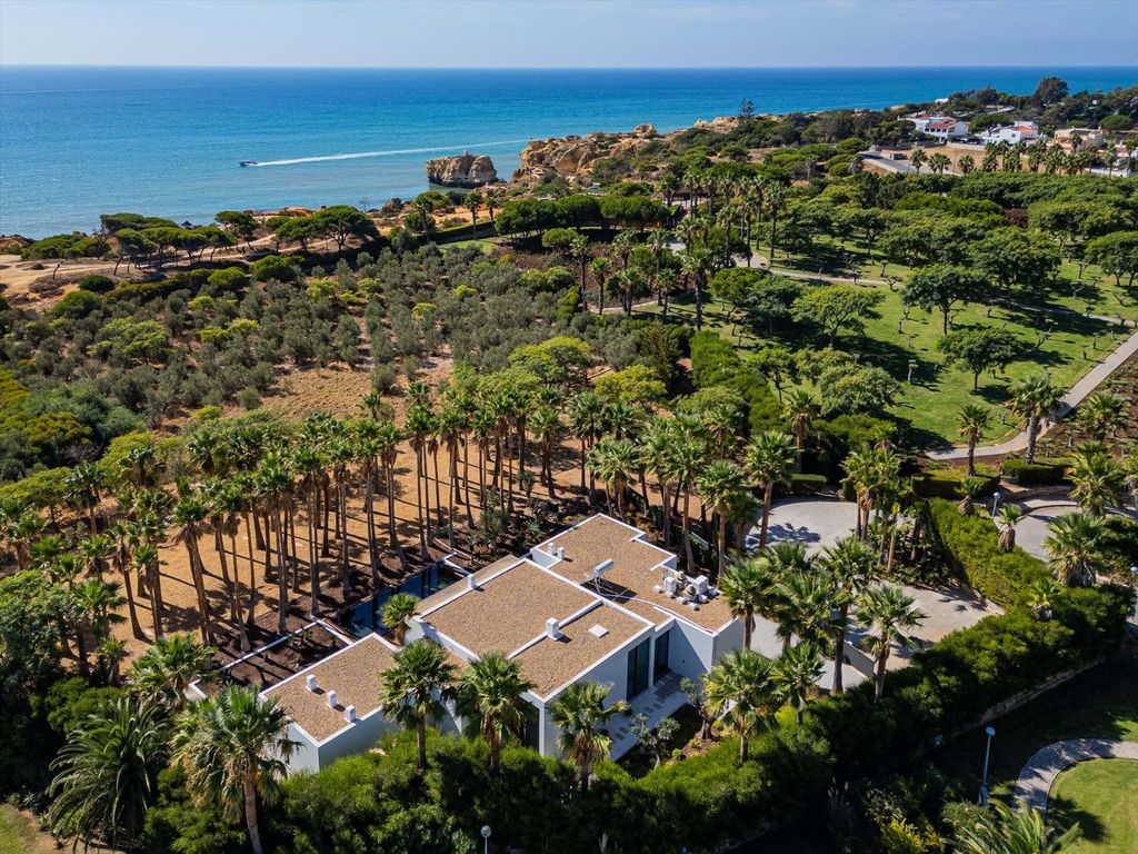 Property photo 1 of 72 Contemporary First Line Villa With Pool, Jacuzzi And Steam Room In São Rafael