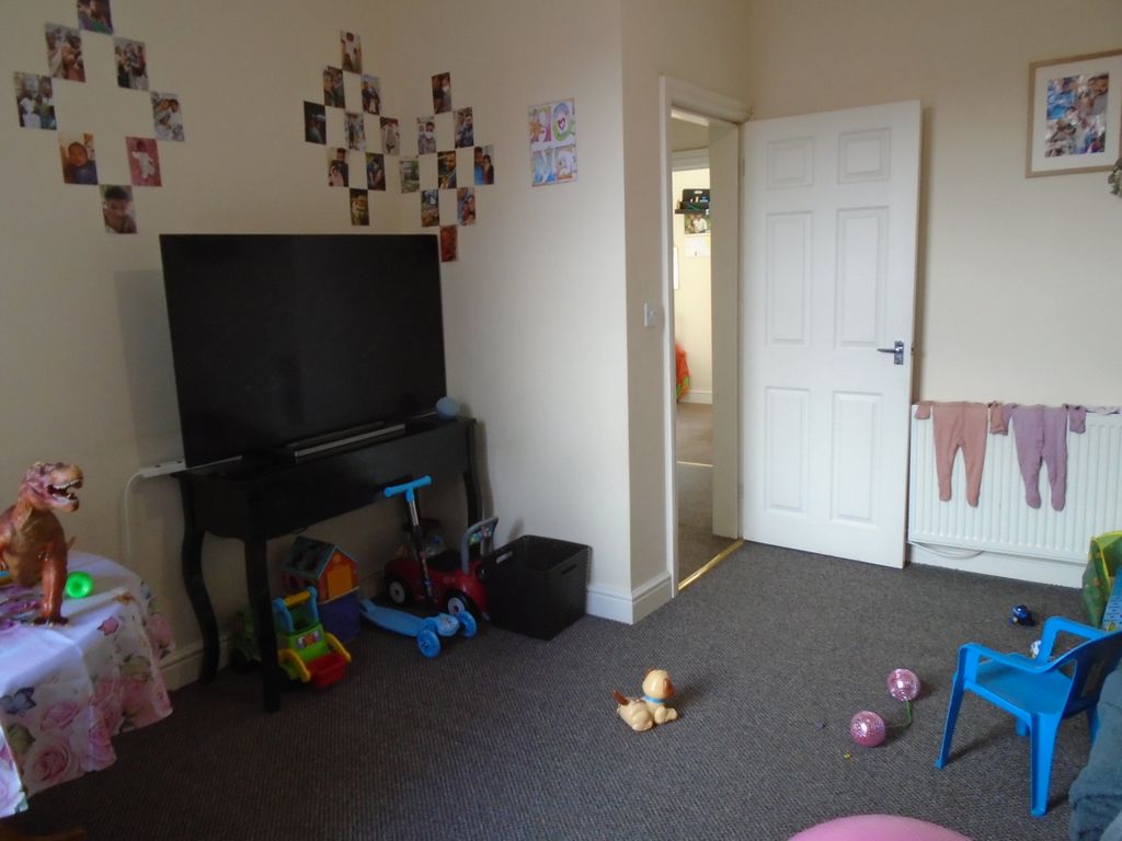 Property photo 2 of 8