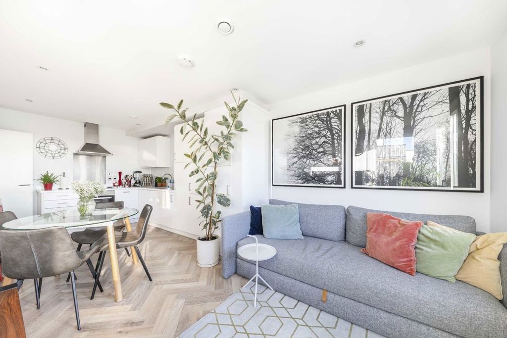 Property photo 2 of 7