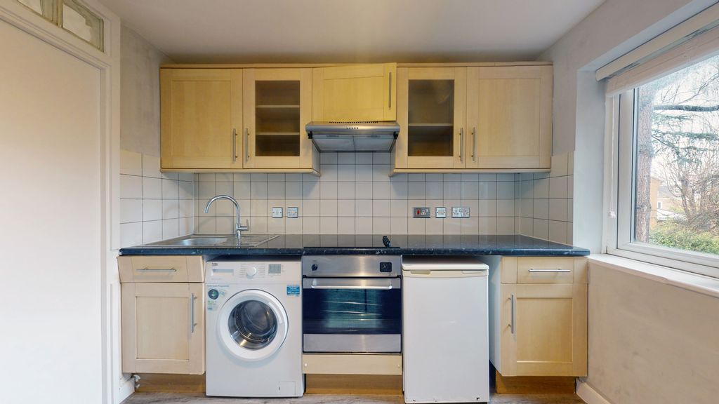 Property photo 2 of 5 Kitchen