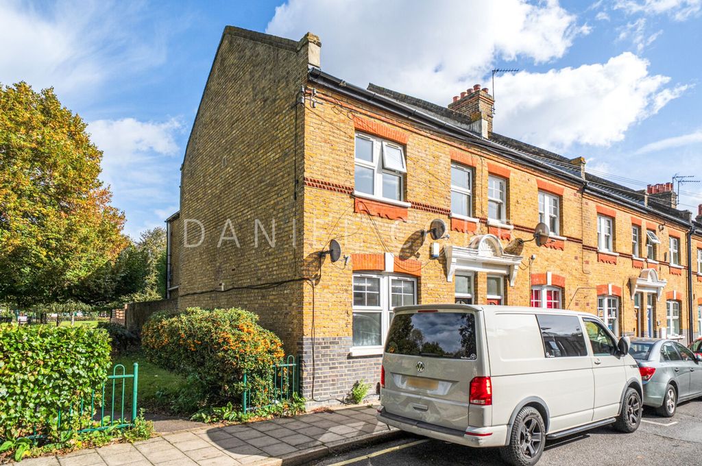 Property photo 1 of 17