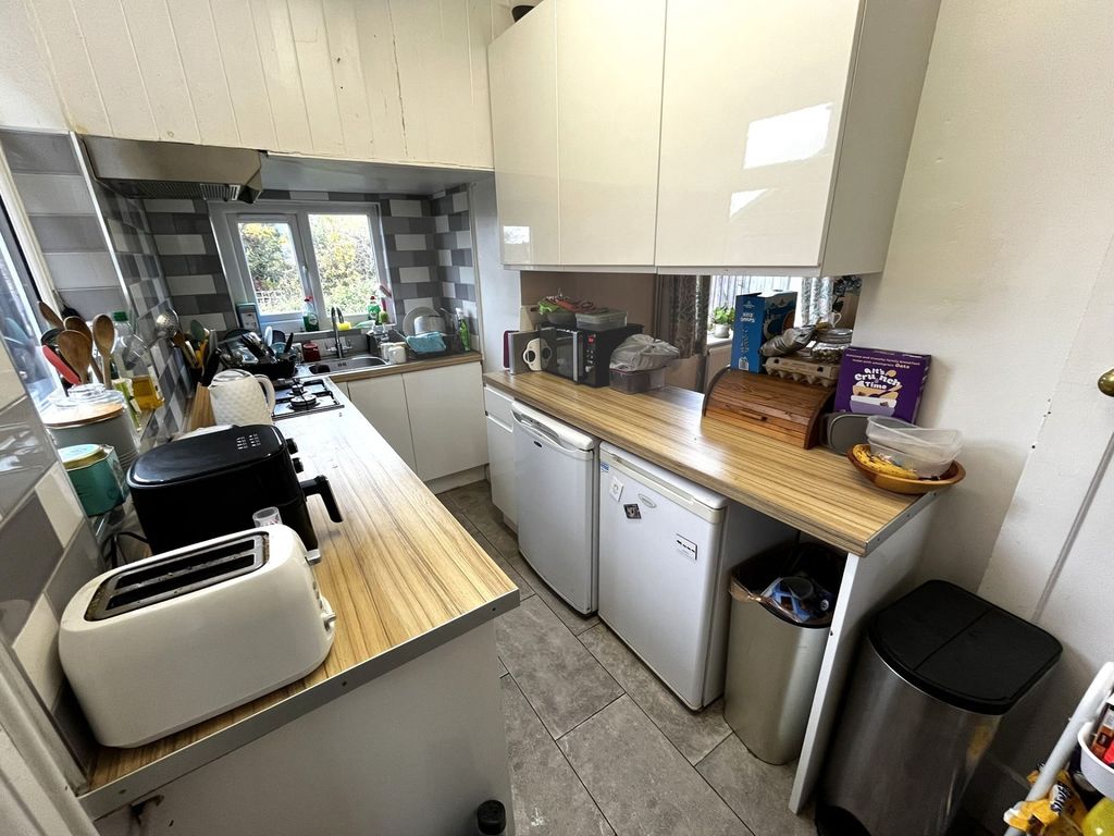 Property photo 2 of 8 Photo 1