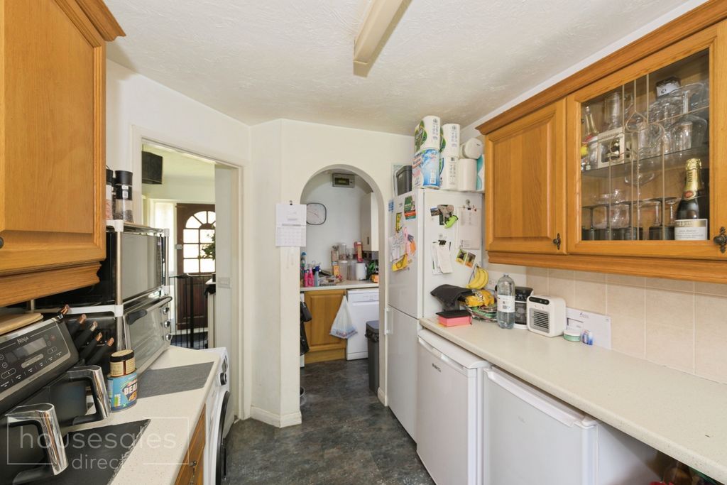 Property photo 3 of 18