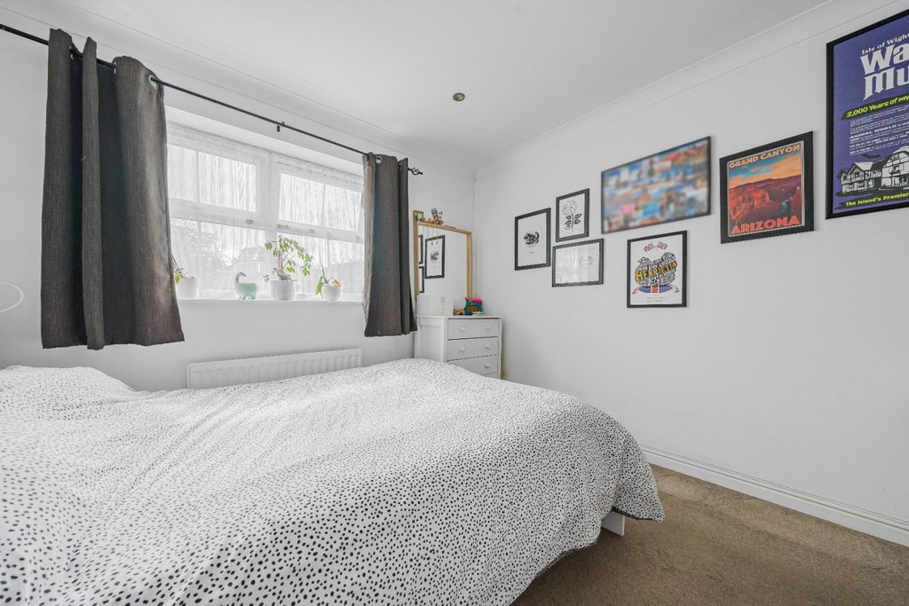 Property photo 3 of 11 5529212