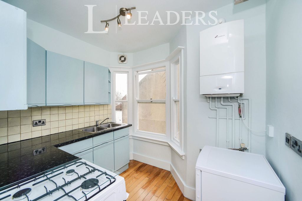 Property photo 1 of 7 Kitchen