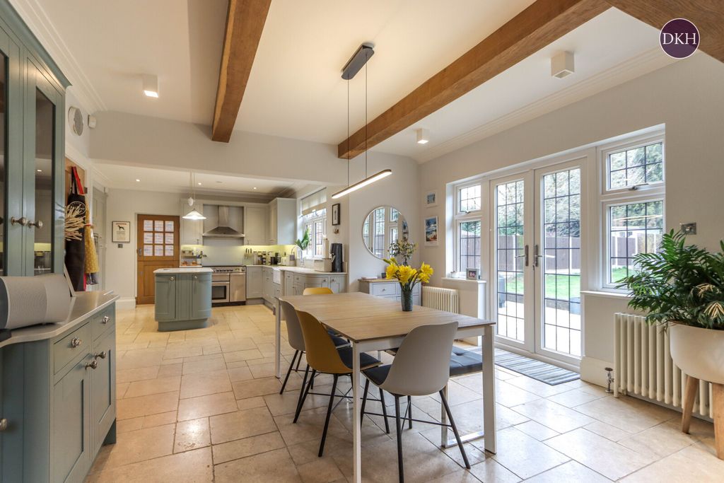 Property photo 3 of 18 Picture No. 11