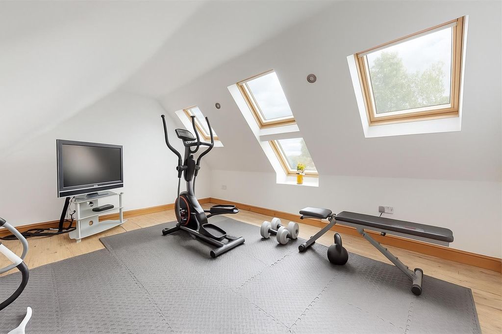Property photo 2 of 20 3Aa2389B-090A-4E3D-A4C4-Bf1C9Aea272C.Png