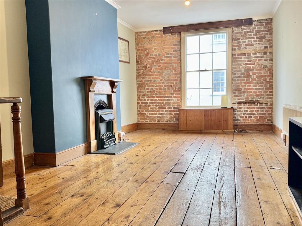 Property photo 3 of 9