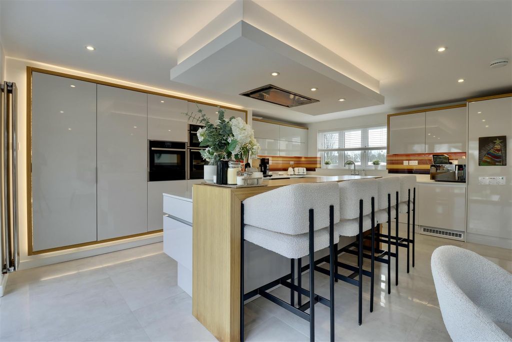 Property photo 2 of 29 Kitchen