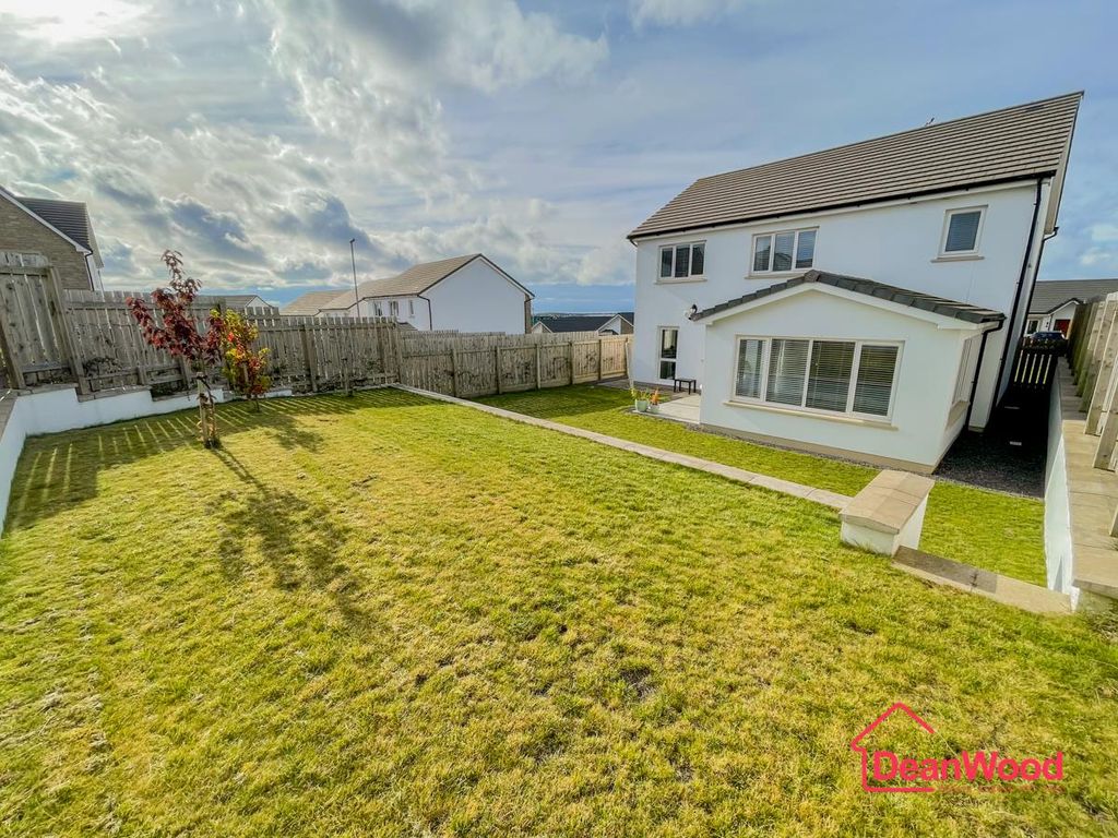 Property photo 2 of 26 00352391.Jpg