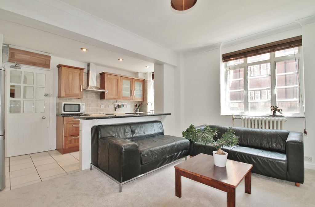 Property photo 3 of 11 Photo 4