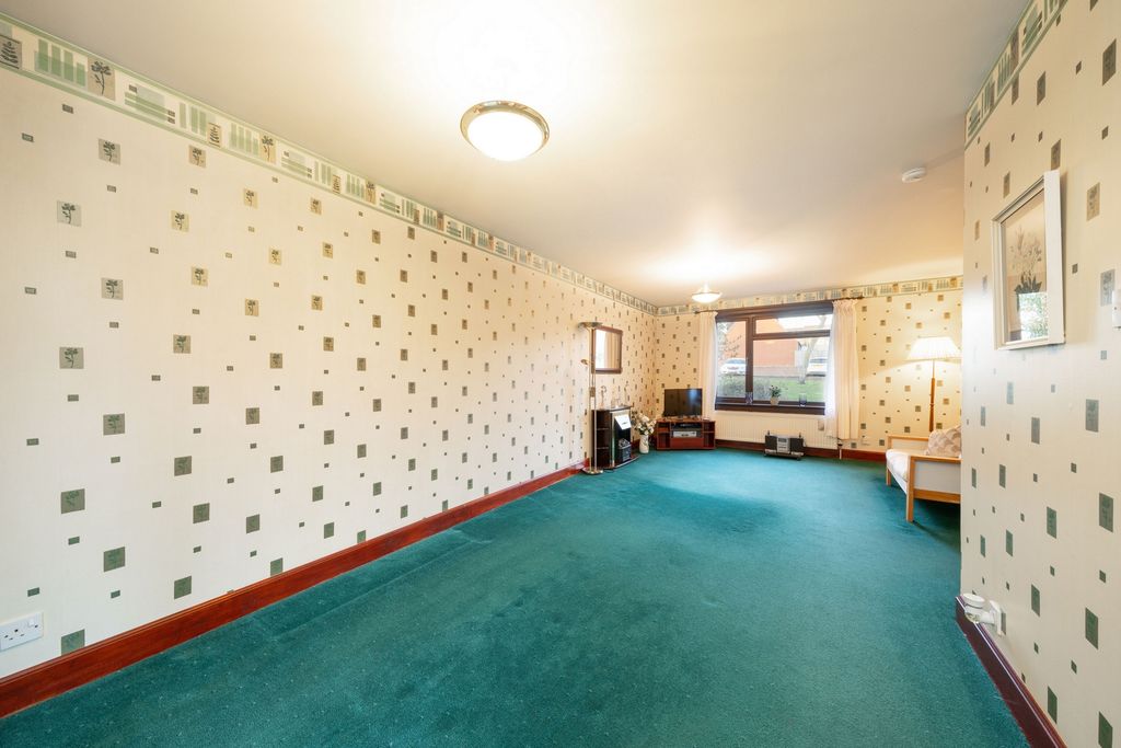 Property photo 3 of 25 Photo 12