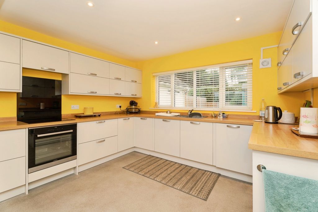 Property photo 3 of 30 Pbox-Img.Jpg