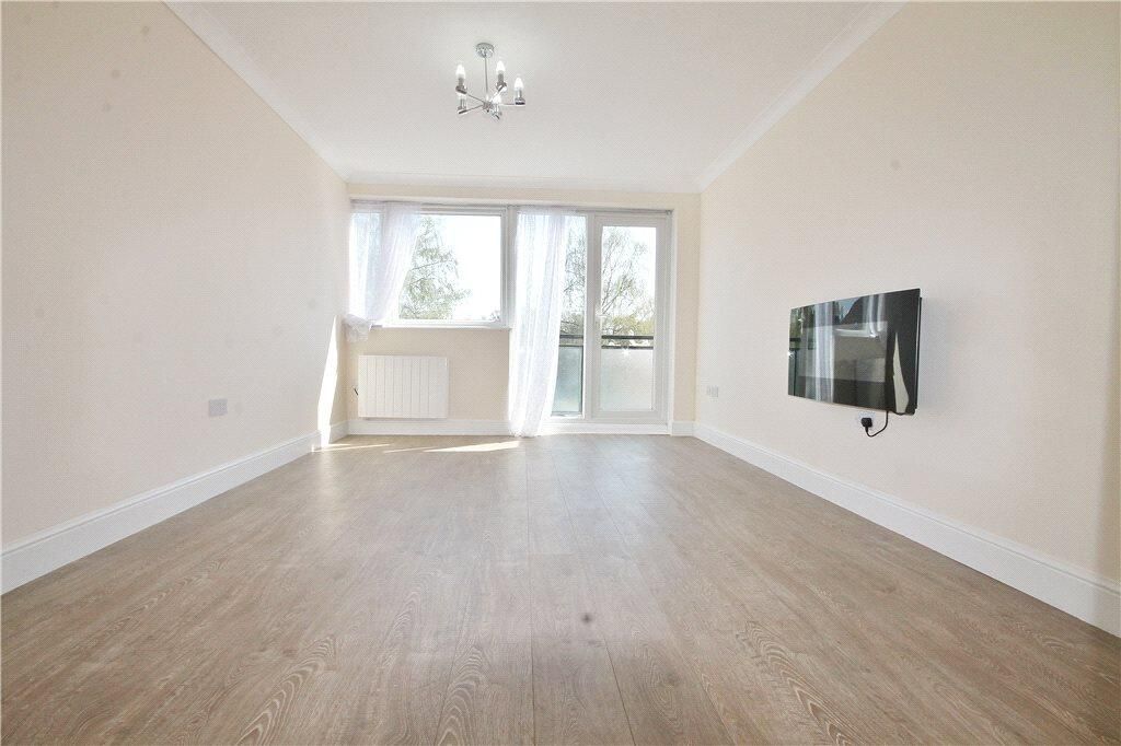 Property photo 2 of 10 Runnymede Living Room