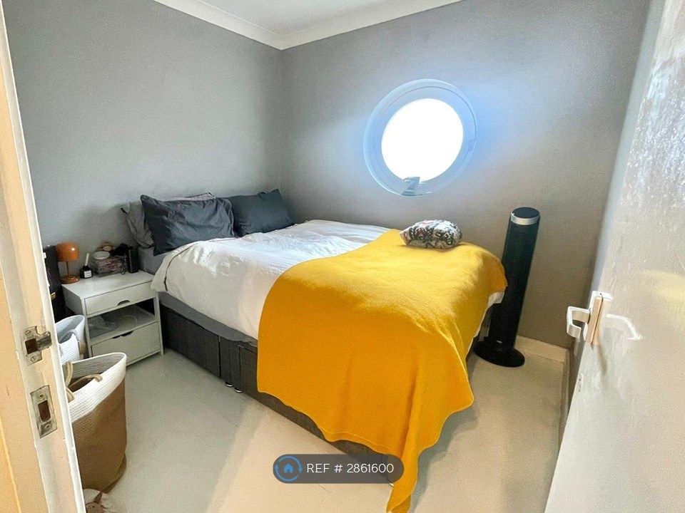 Property photo 2 of 25