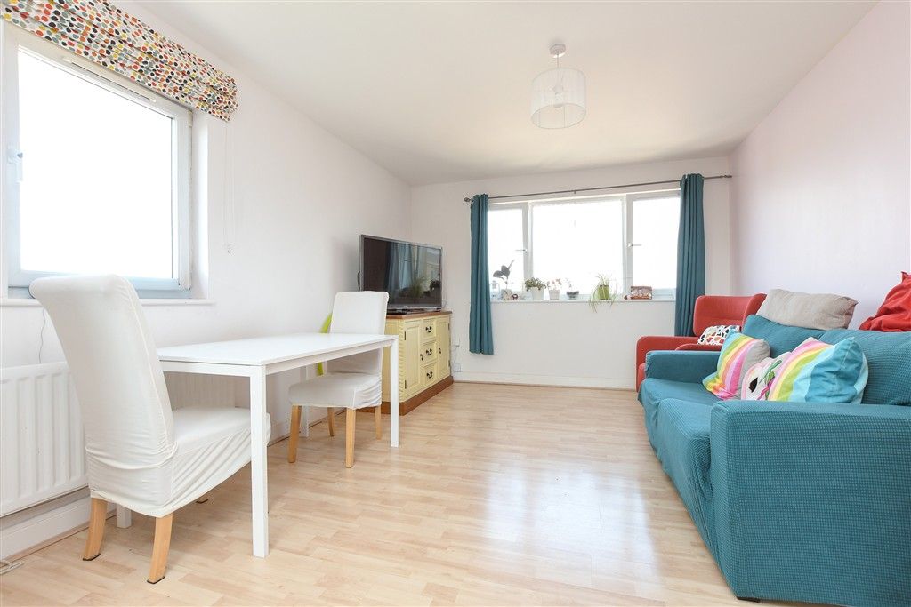 Property photo 3 of 17 Lounge/Dining Area