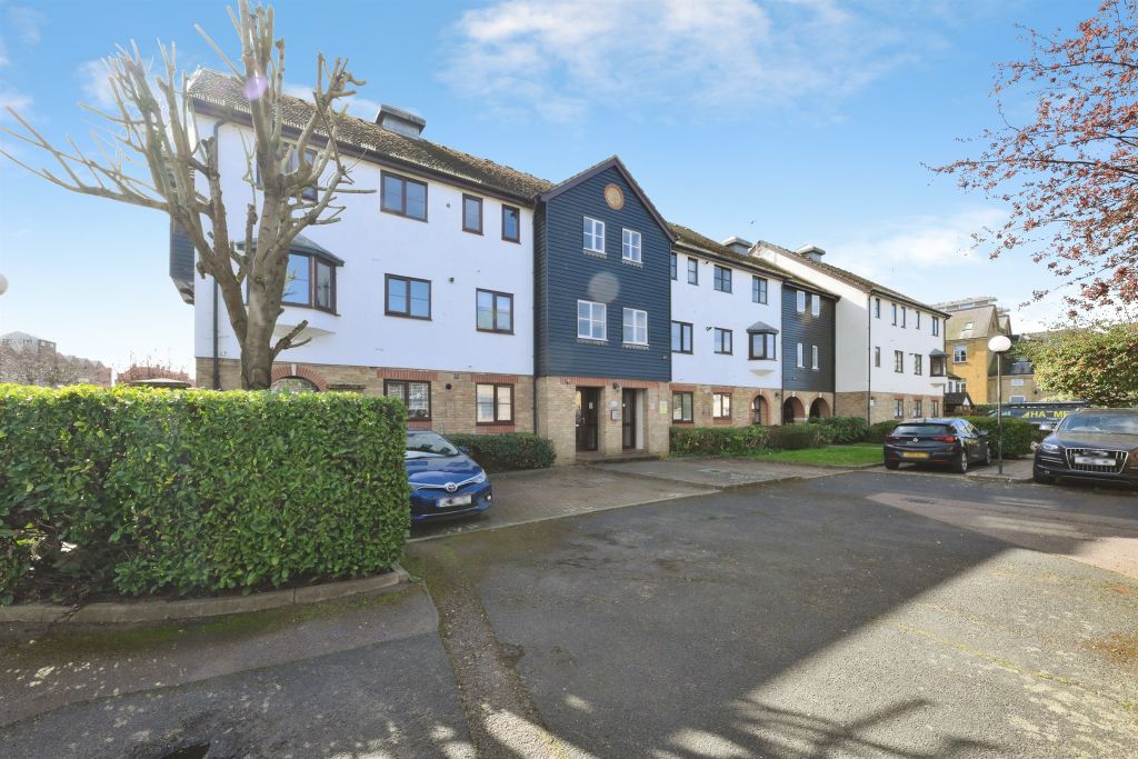 Property photo 2 of 23