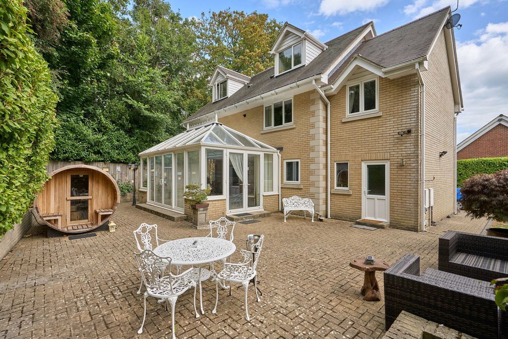 Property photo 1 of 24