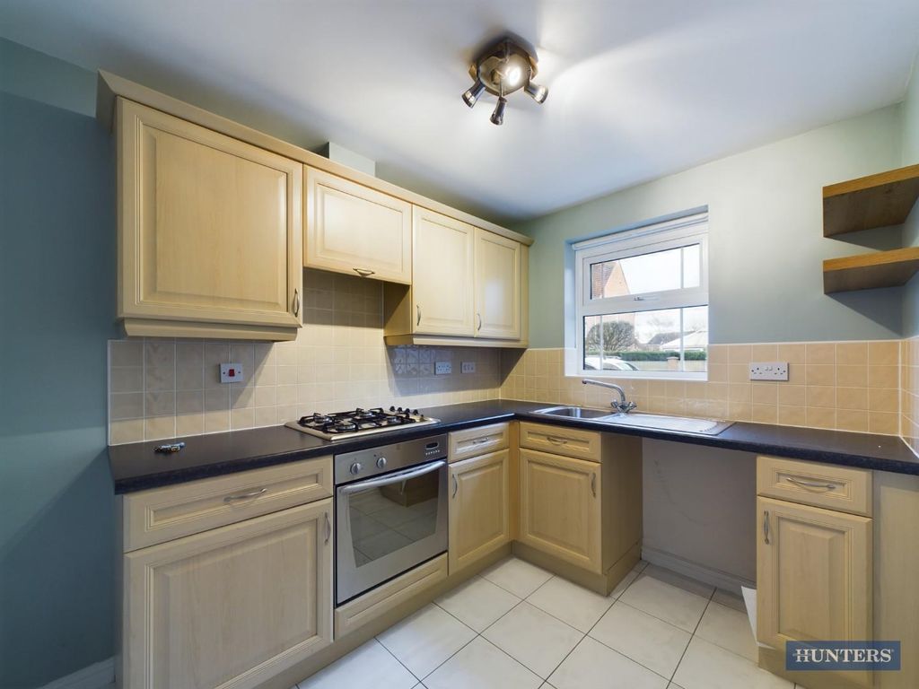 Property photo 2 of 11 Kitchen