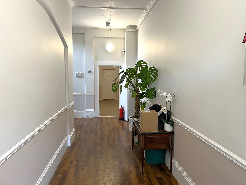 Property photo 2 of 10 Hallway