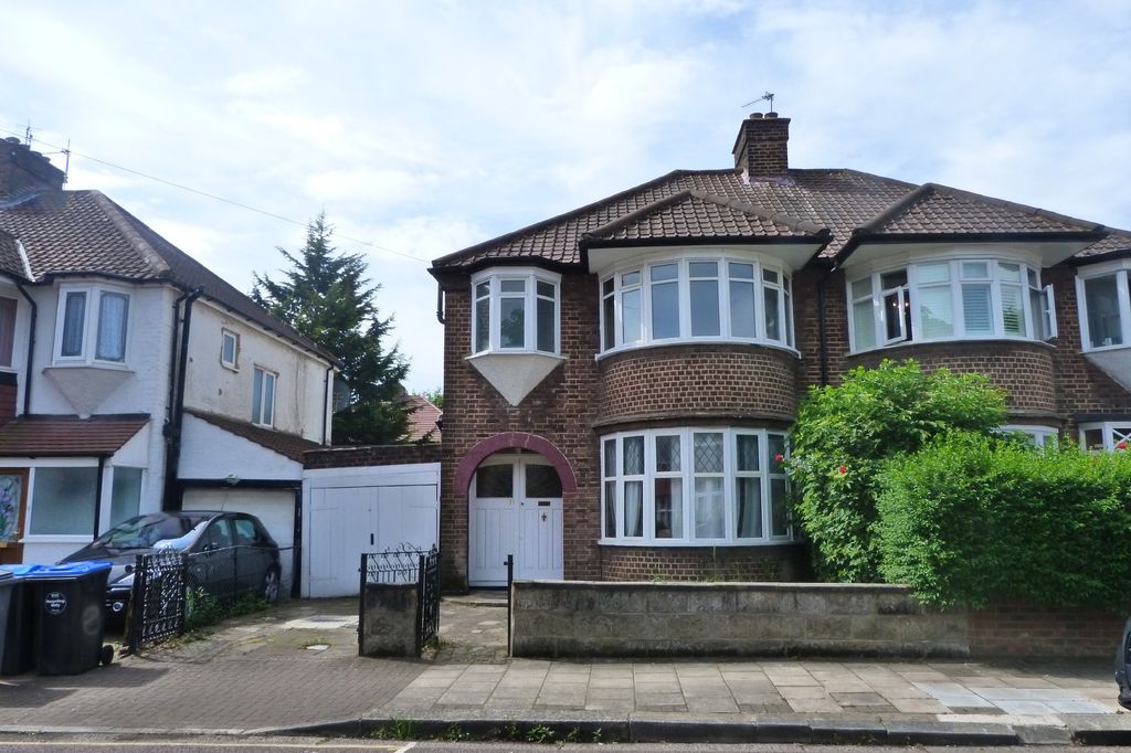 Property photo 1 of 8