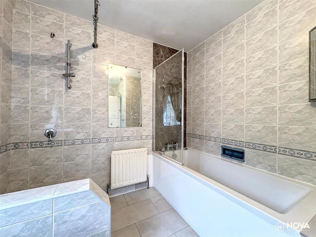 Additional image 25 of 4 bed detached house for saleOld Bedford Road, Luton LU2