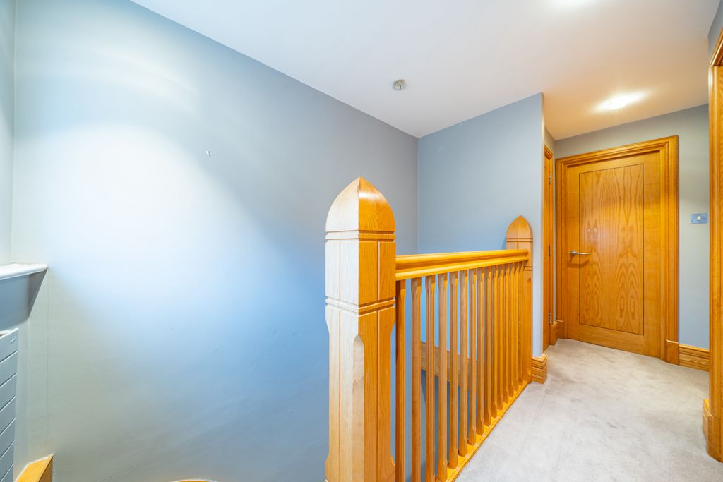 Property photo 2 of 30