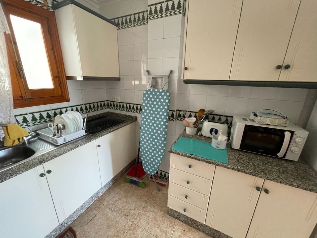 Property photo 2 of 43