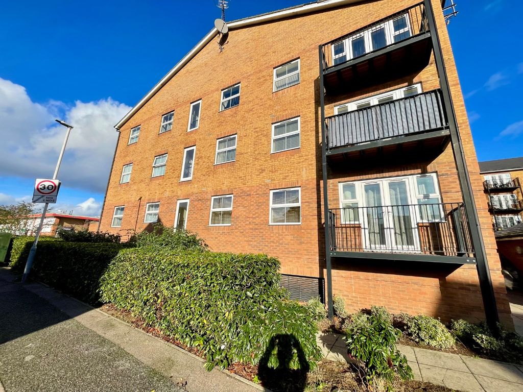 Property photo 1 of 10 4681870