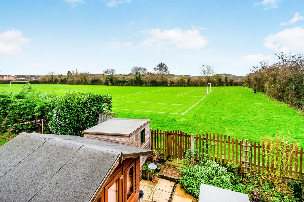 Property photo 2 of 16