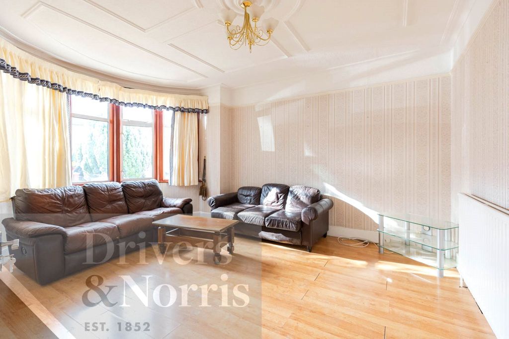 Property photo 2 of 7 Picture No. 25