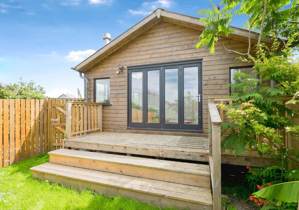 Property photo 1 of 6 Main