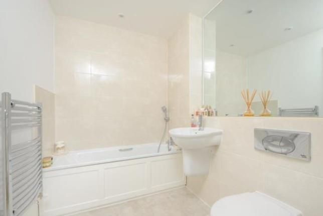 Property photo 2 of 9 Bathroom