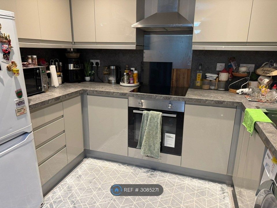 Property photo 3 of 7 Kitchen