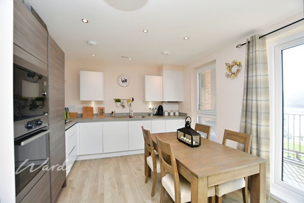 Property photo 3 of 9 Kitchen