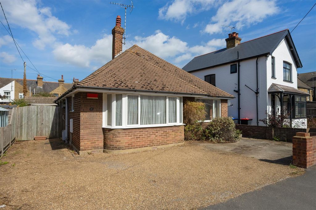Property photo 1 of 18 Argyle Road, Whitstable