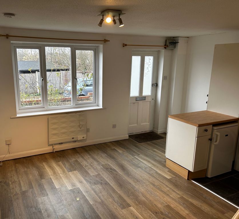 Property photo 3 of 20 Lounge