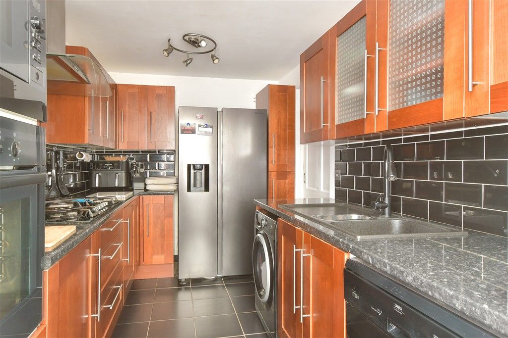 Property photo 3 of 14 Kitchen