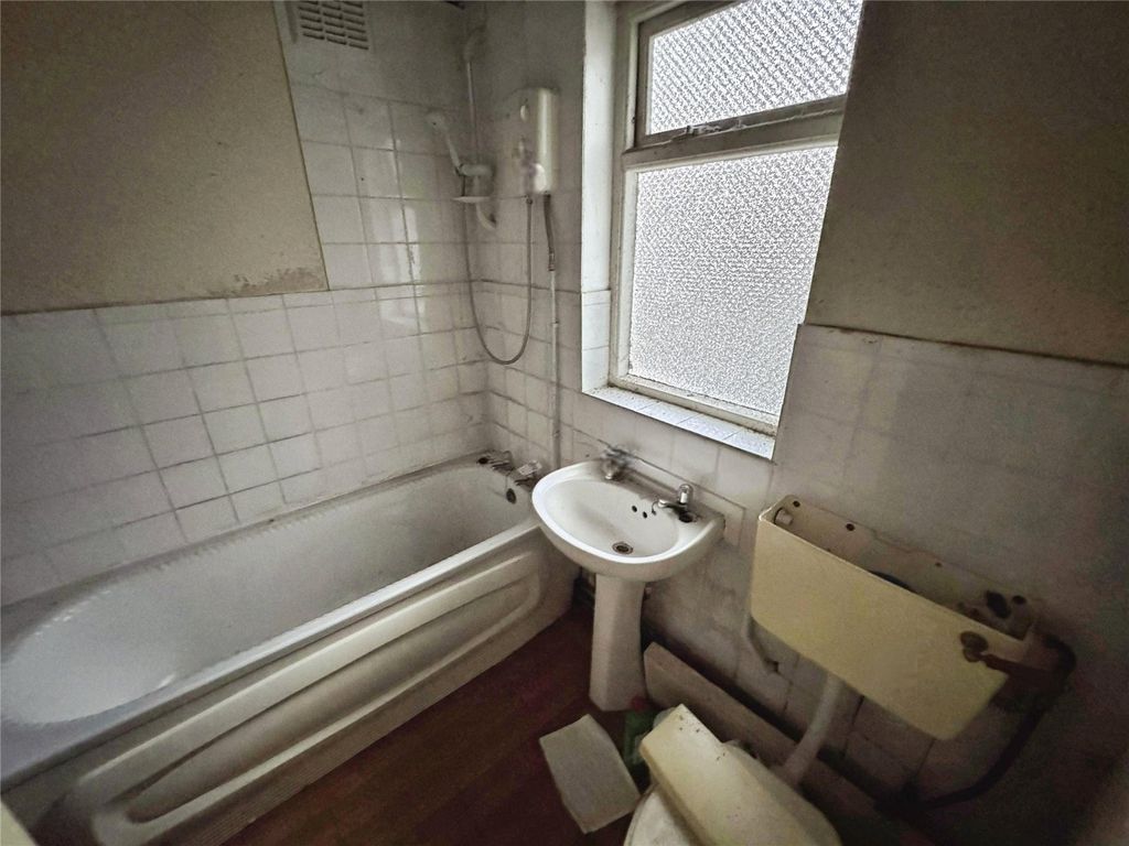 Property photo 3 of 8 Bathroom