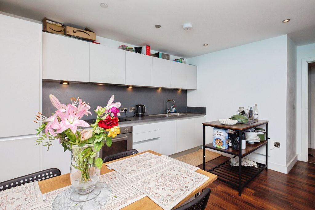 Property photo 2 of 15 Kitchen