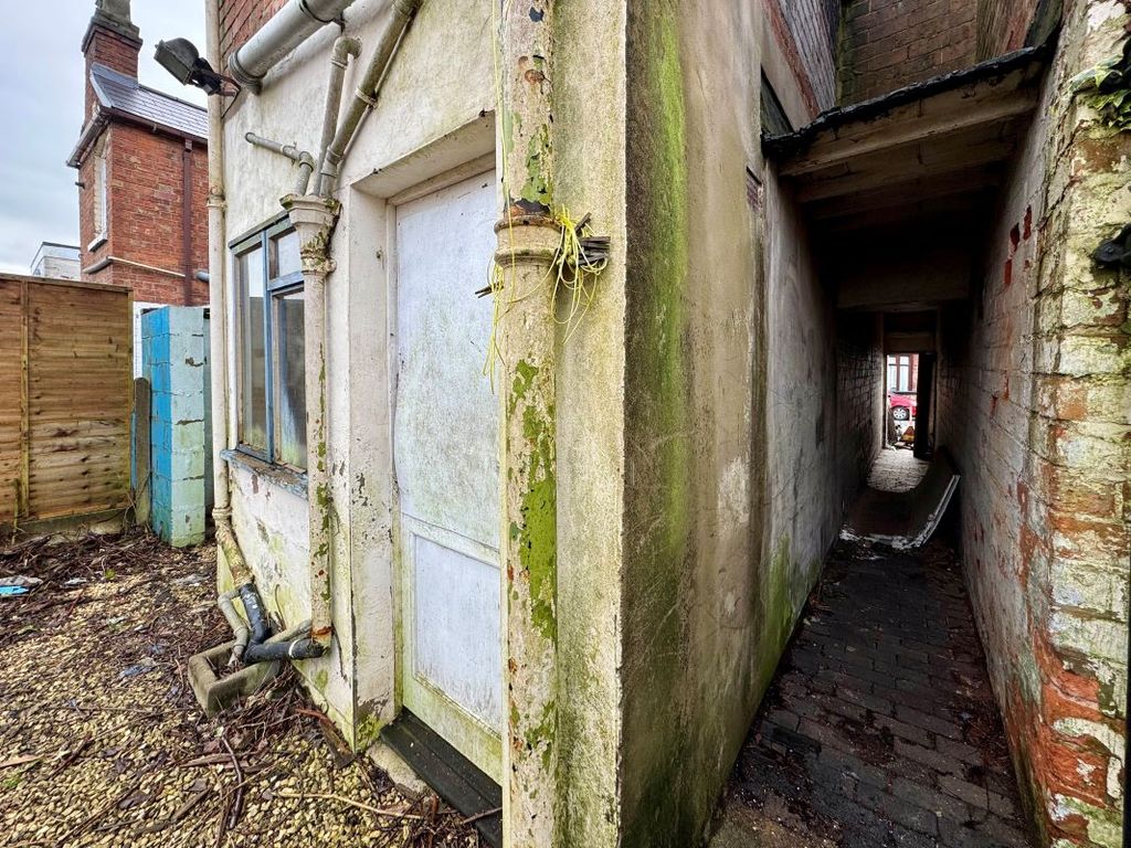 Property photo 3 of 9