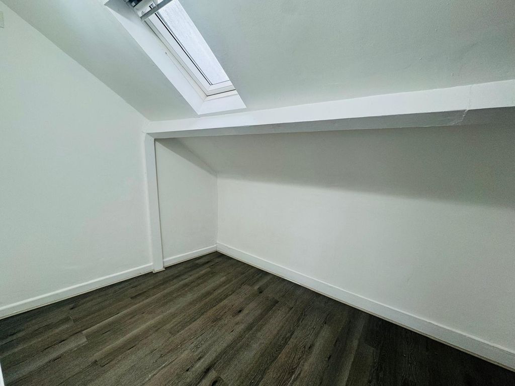 Property photo 3 of 7 Gallery