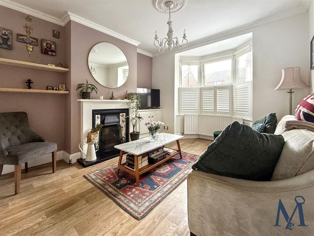 Property photo 1 of 23 Living Room