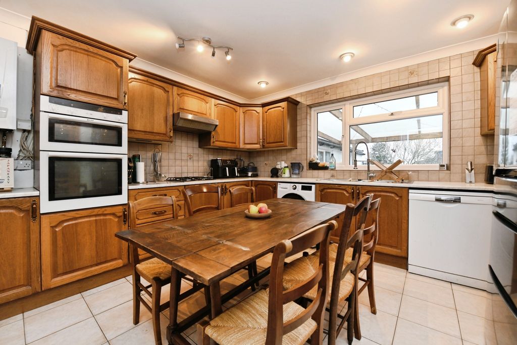 Property photo 3 of 19 Photo #3