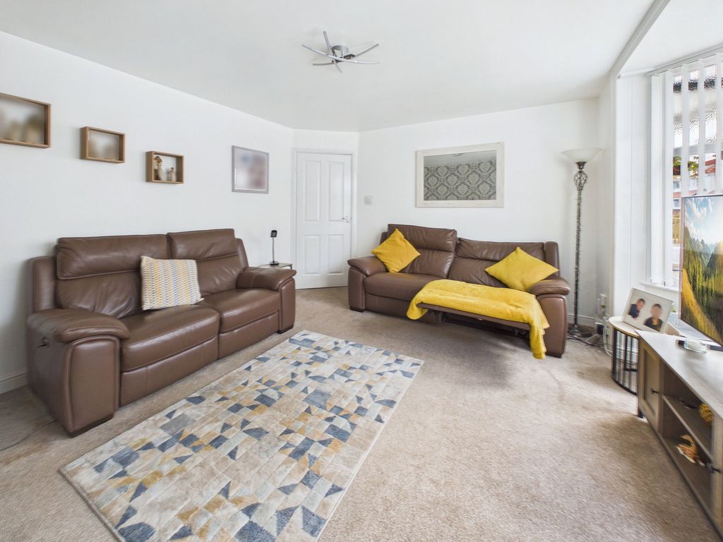 Property photo 3 of 21