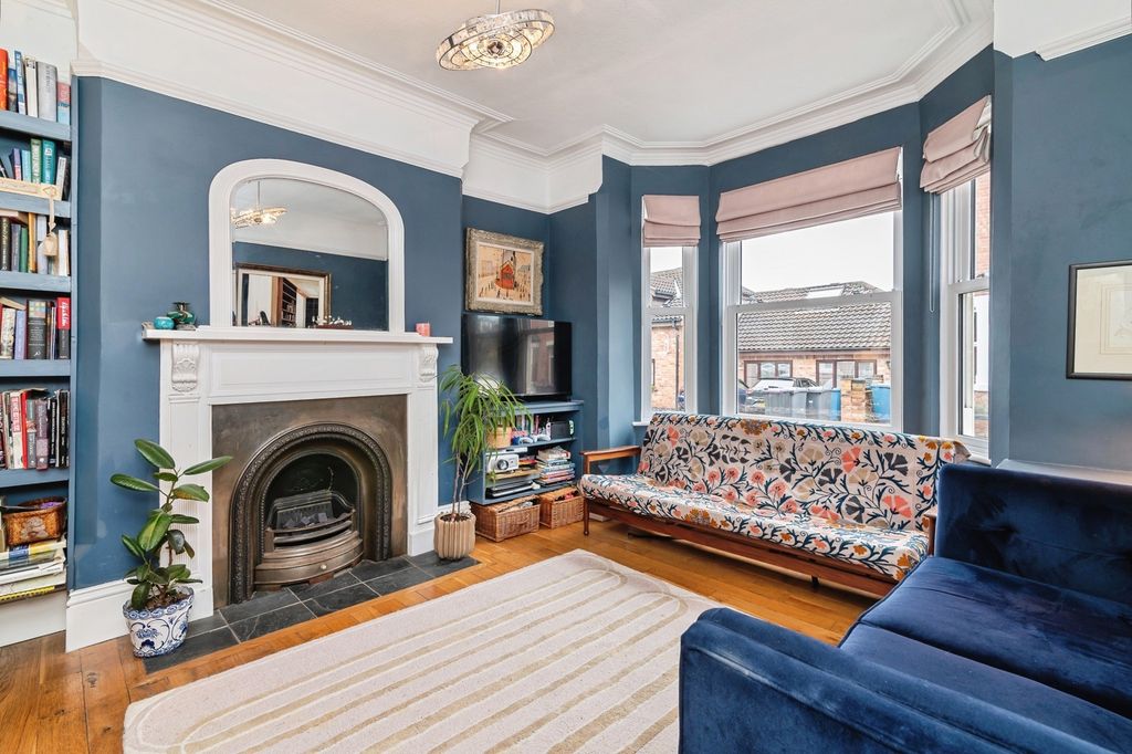 Property photo 2 of 16 Pbox-Img.Jpg