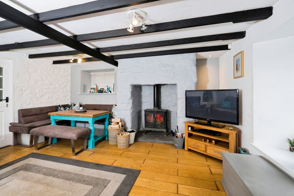 Property photo 2 of 13 Living/Dining